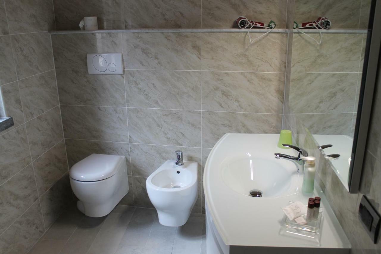 Appartement Casa Stefania à Mandello del Lario Extérieur photo
